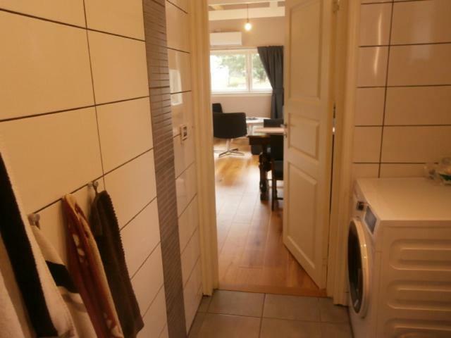 Stuga Pa Hassloe Bredavik  Eksteriør billede